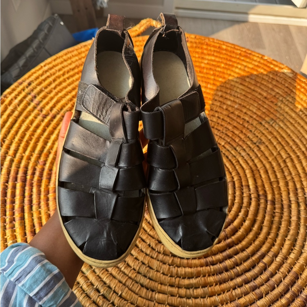 Fisherman men’s size 10 black sandals